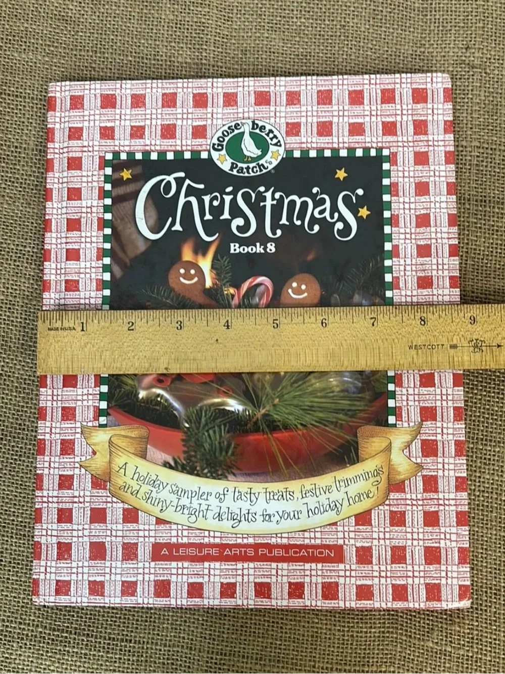 Gooseberry Patch Christmas Book, Recipes, Crafts & Decorating, Book 8, 2006 EUC